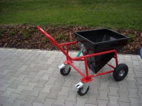 Bornit - asfaltový výrobek posypovací vozík